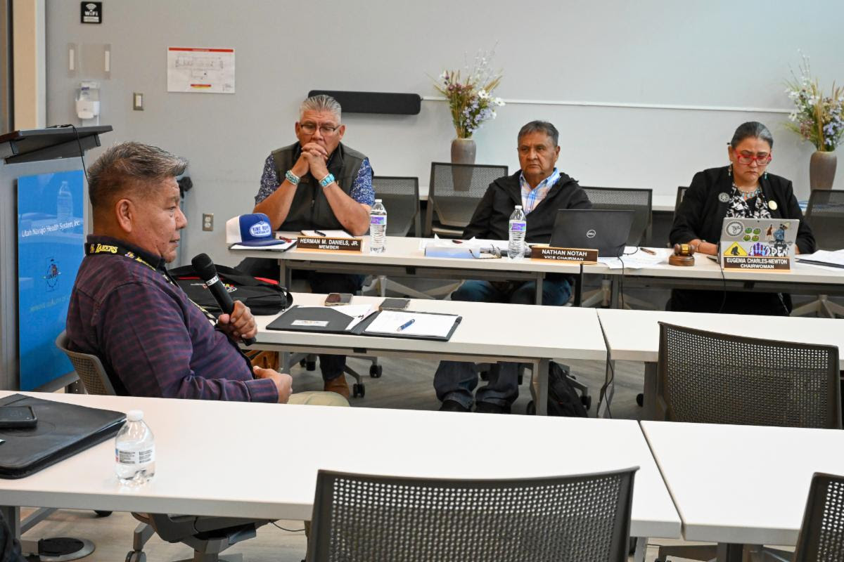 LOC HOSTS A PUBLIC HEARING FOR TITLE 17 AT UTAH NAVAJO HEALTH SERVICES